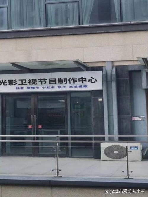 高难度美女软体av的相关介绍