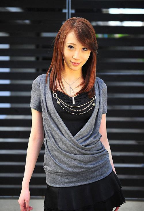 操美女哈哈影院的相关介绍