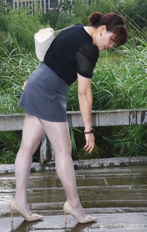av少妇激情喷水在线观看的相关介绍