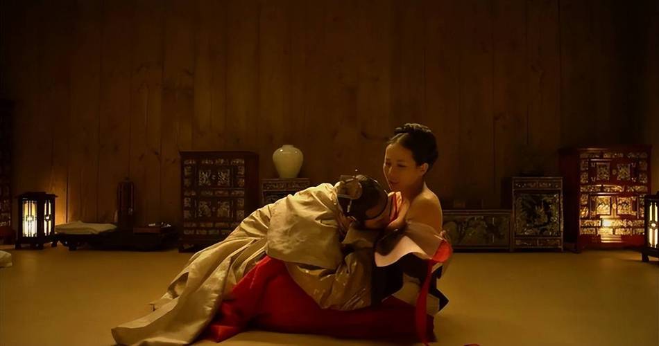 老师悄悄舔女学生全身视频的相关介绍