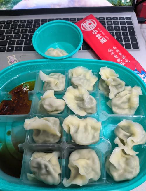 上面一边亲下一边摸的相关介绍