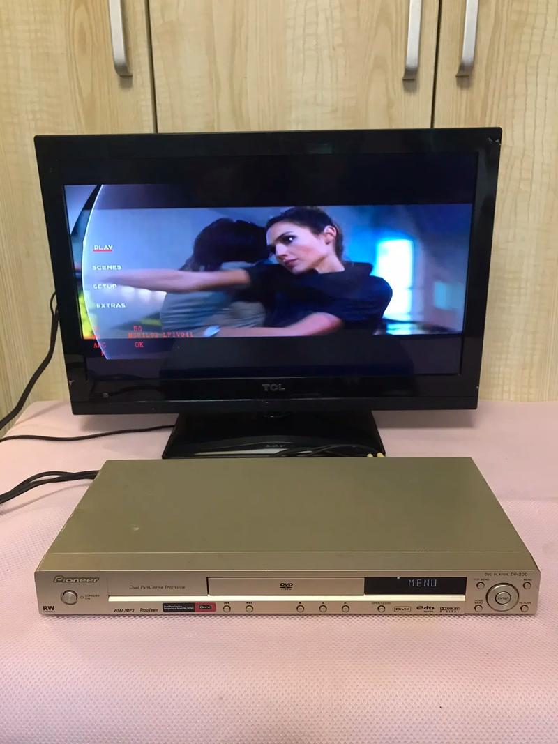 露脸各种姿势啪啪的清纯美女的相关介绍