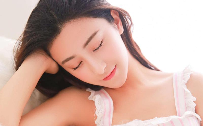精品少妇人妻av的相关介绍