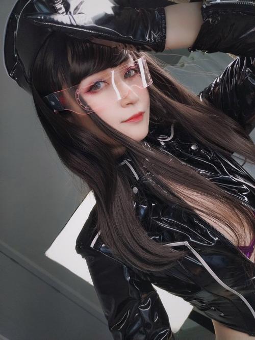辣文 继父调教的相关介绍
