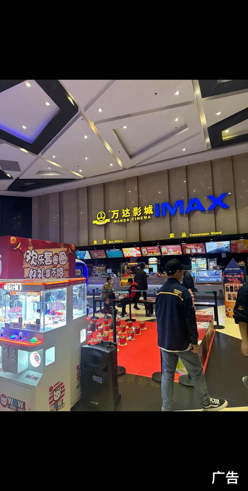 一边亲一边摸免费的相关介绍