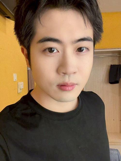 美女老师被我操视频的相关介绍