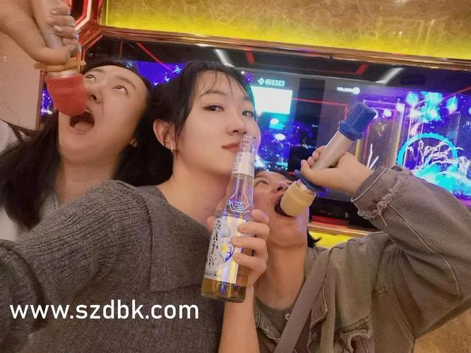 我操美女同桌的相关介绍