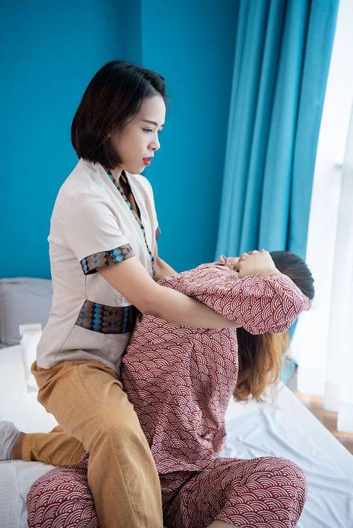 精品人妻少妇嫩草av专区的相关介绍