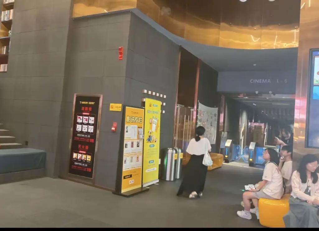 免费观看18岁禁网站的相关介绍