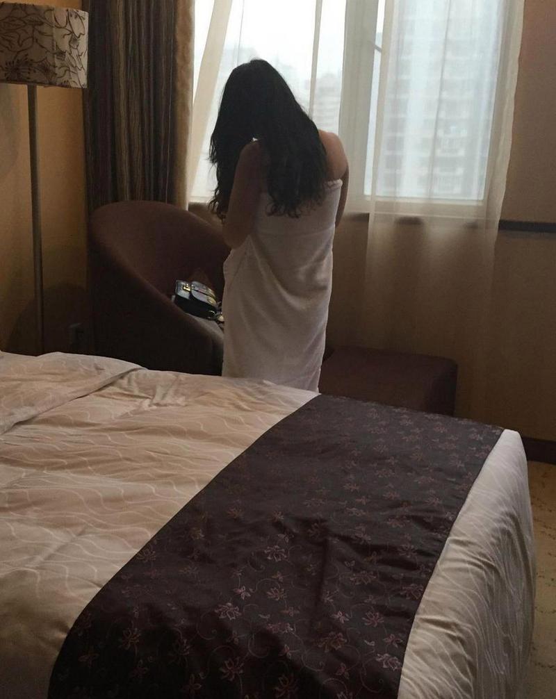 玩弄人妻少妇的相关介绍